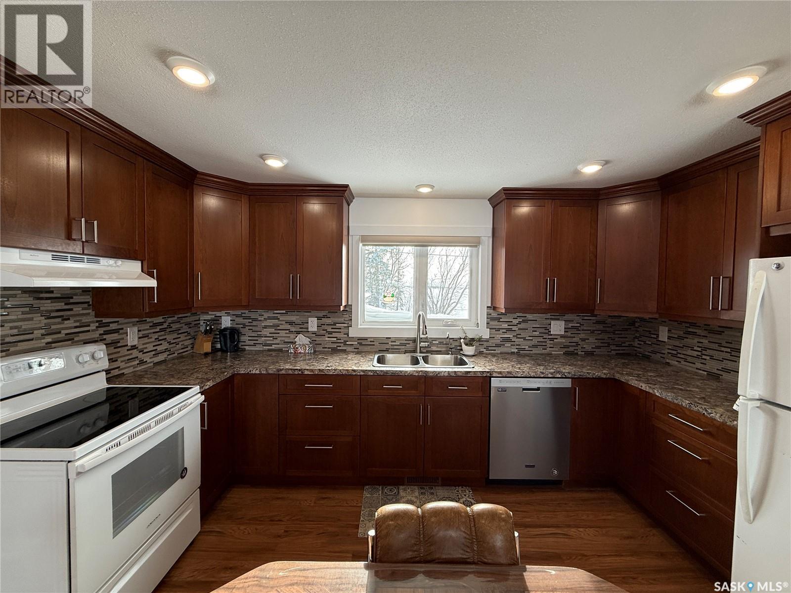 19 Saskatchewan Avenue, Quill Lake, Saskatchewan  S0A 3E0 - Photo 30 - SK028924