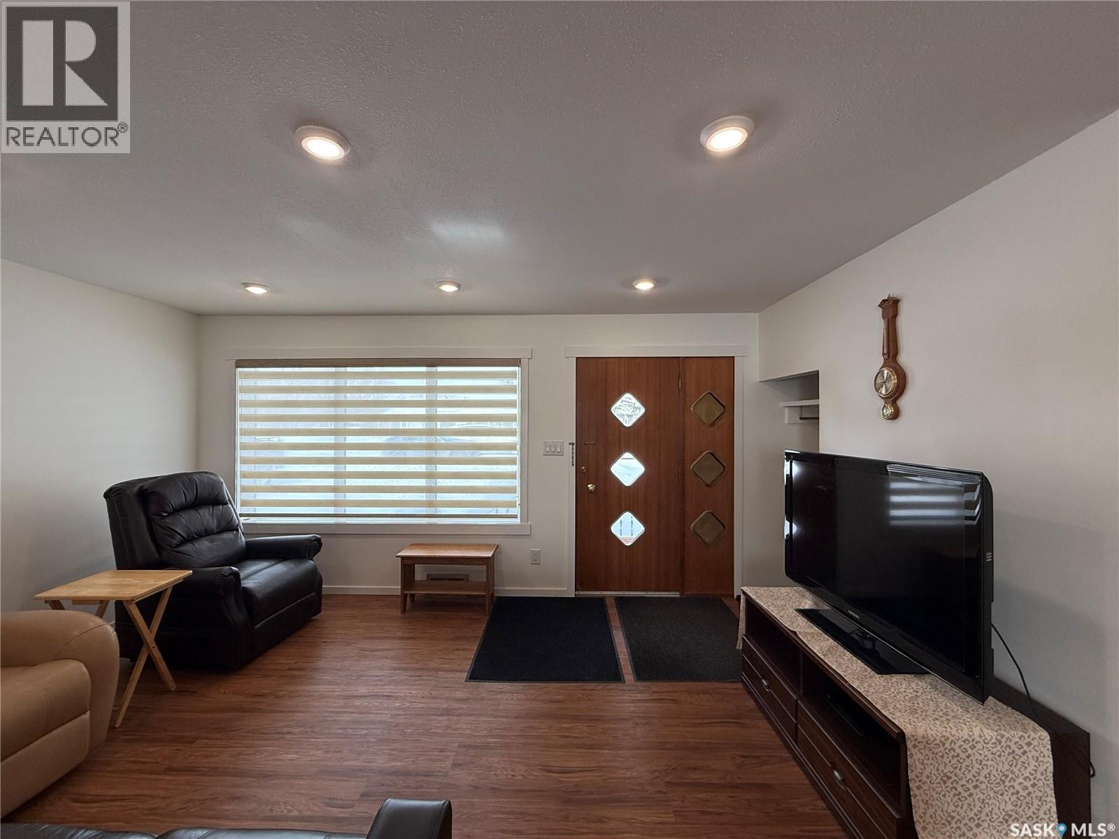 19 Saskatchewan Avenue, Quill Lake, Saskatchewan  S0A 3E0 - Photo 4 - SK028924