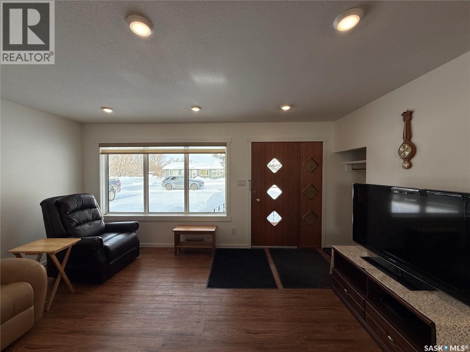 19 Saskatchewan Avenue, Quill Lake, Saskatchewan  S0A 3E0 - Photo 5 - SK028924