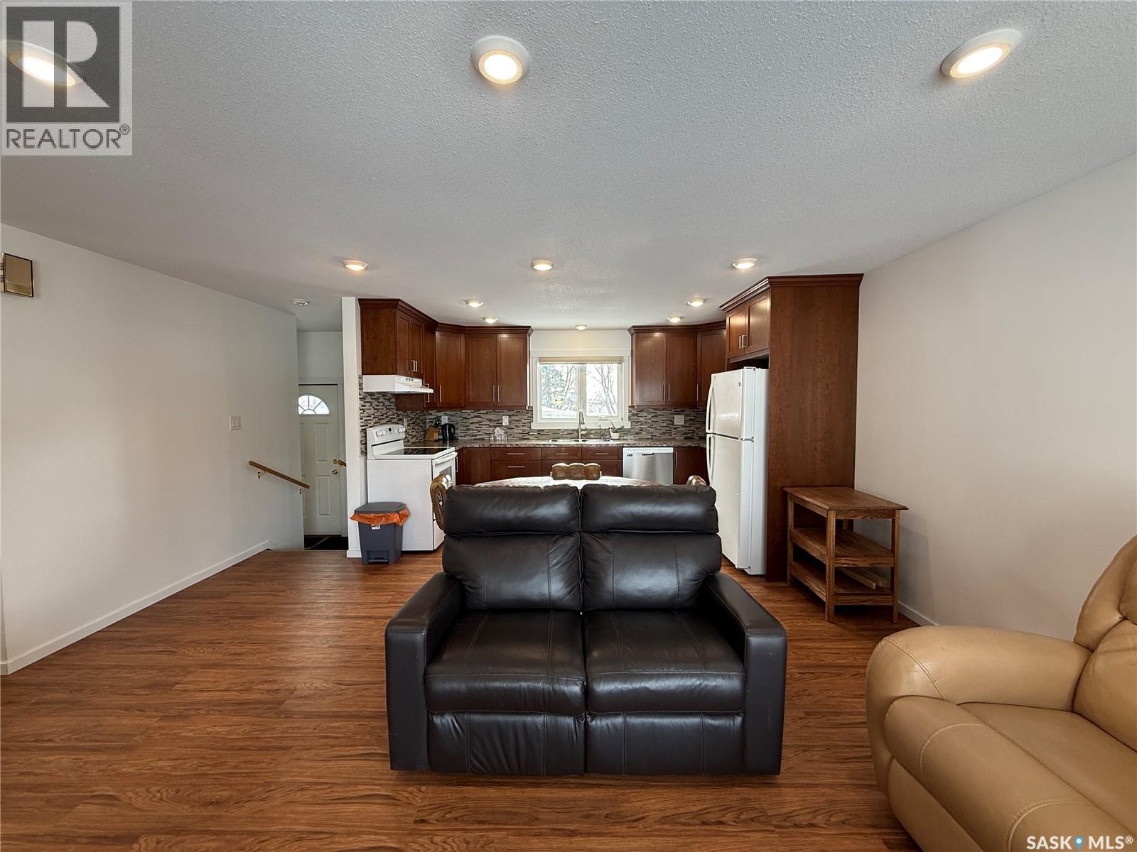 19 Saskatchewan Avenue, Quill Lake, Saskatchewan  S0A 3E0 - Photo 9 - SK028924