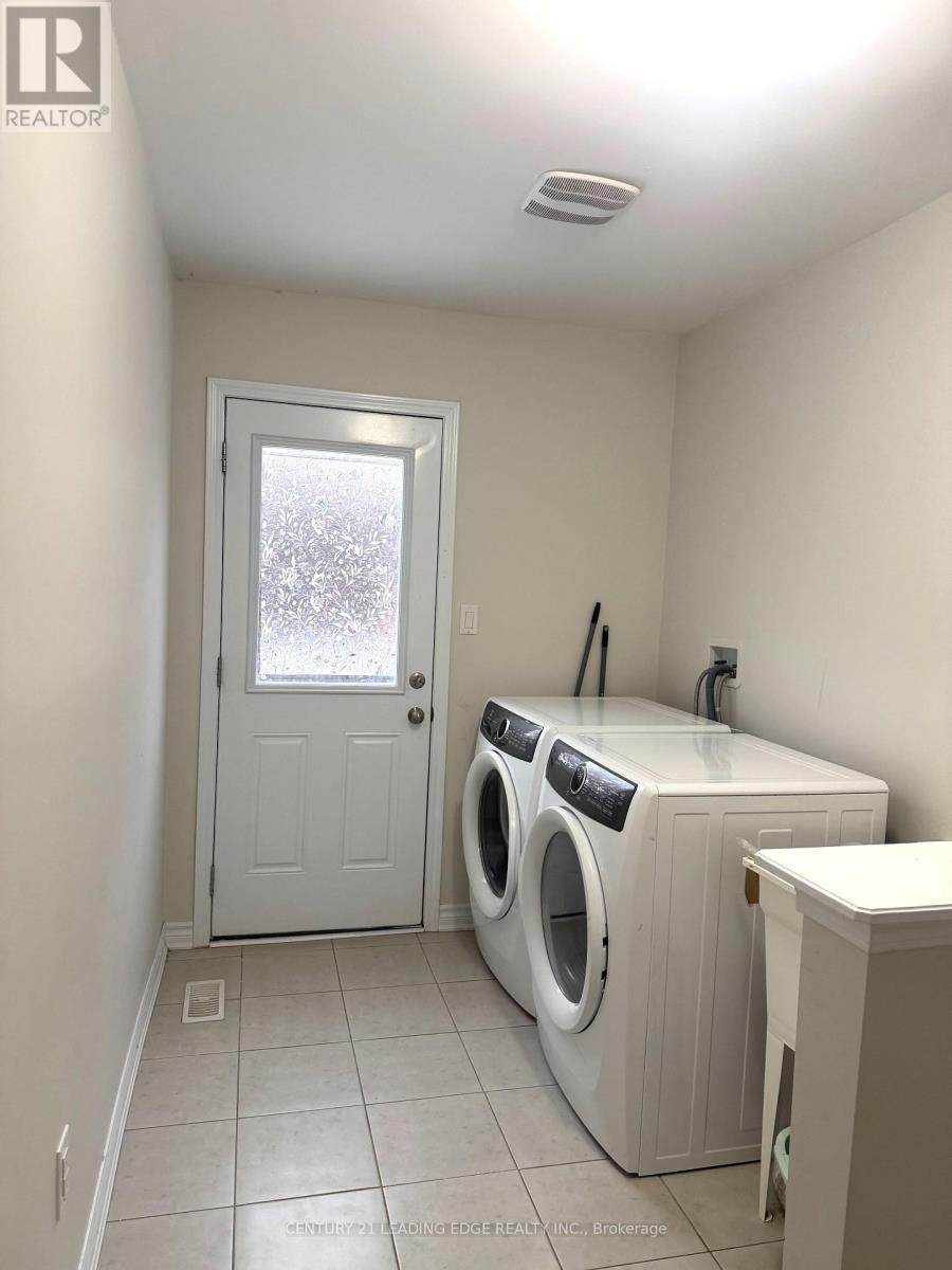 5 Fusilier Drive, Toronto, Ontario  M1L 0J4 - Photo 8 - E12806488