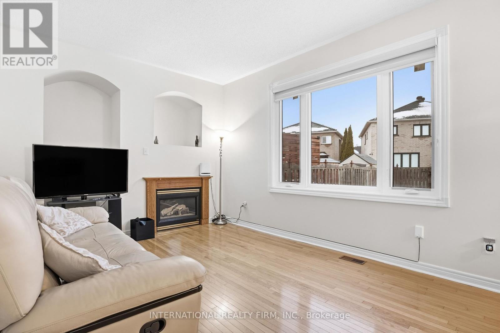 56 Wildberry Crescent, Vaughan, Ontario  L4H 2C6 - Photo 6 - N12808742