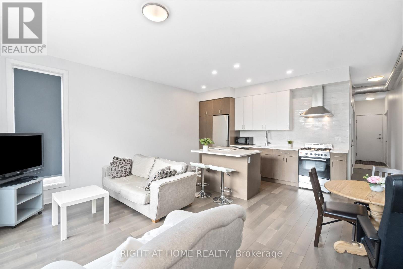 305 - 22 Perkins Street, Ottawa, Ontario  K1R 7G5 - Photo 6 - X12808792