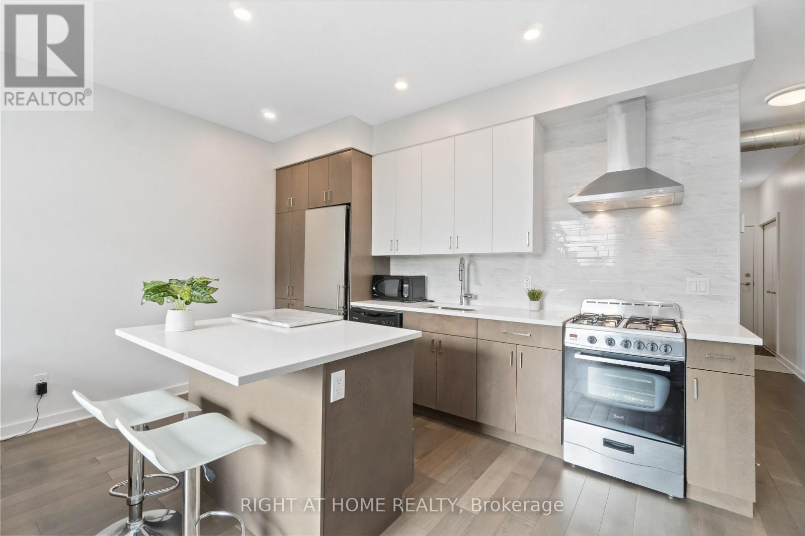 305 - 22 Perkins Street, Ottawa, Ontario  K1R 7G5 - Photo 7 - X12808792