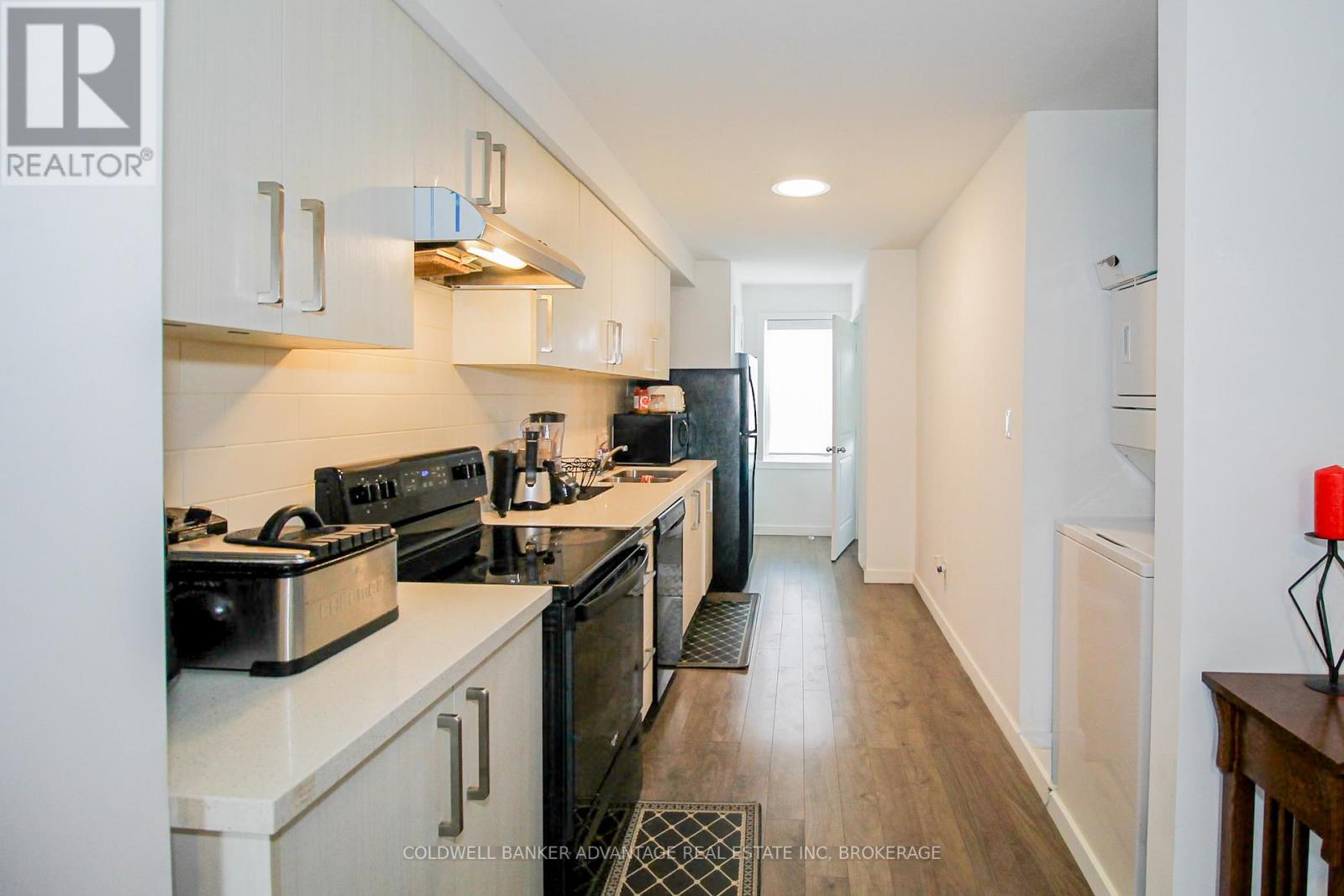 400 Chaffey Street, Welland (Lincoln/crowland), Ontario  L3B 0K4 - Photo 4 - X12808820