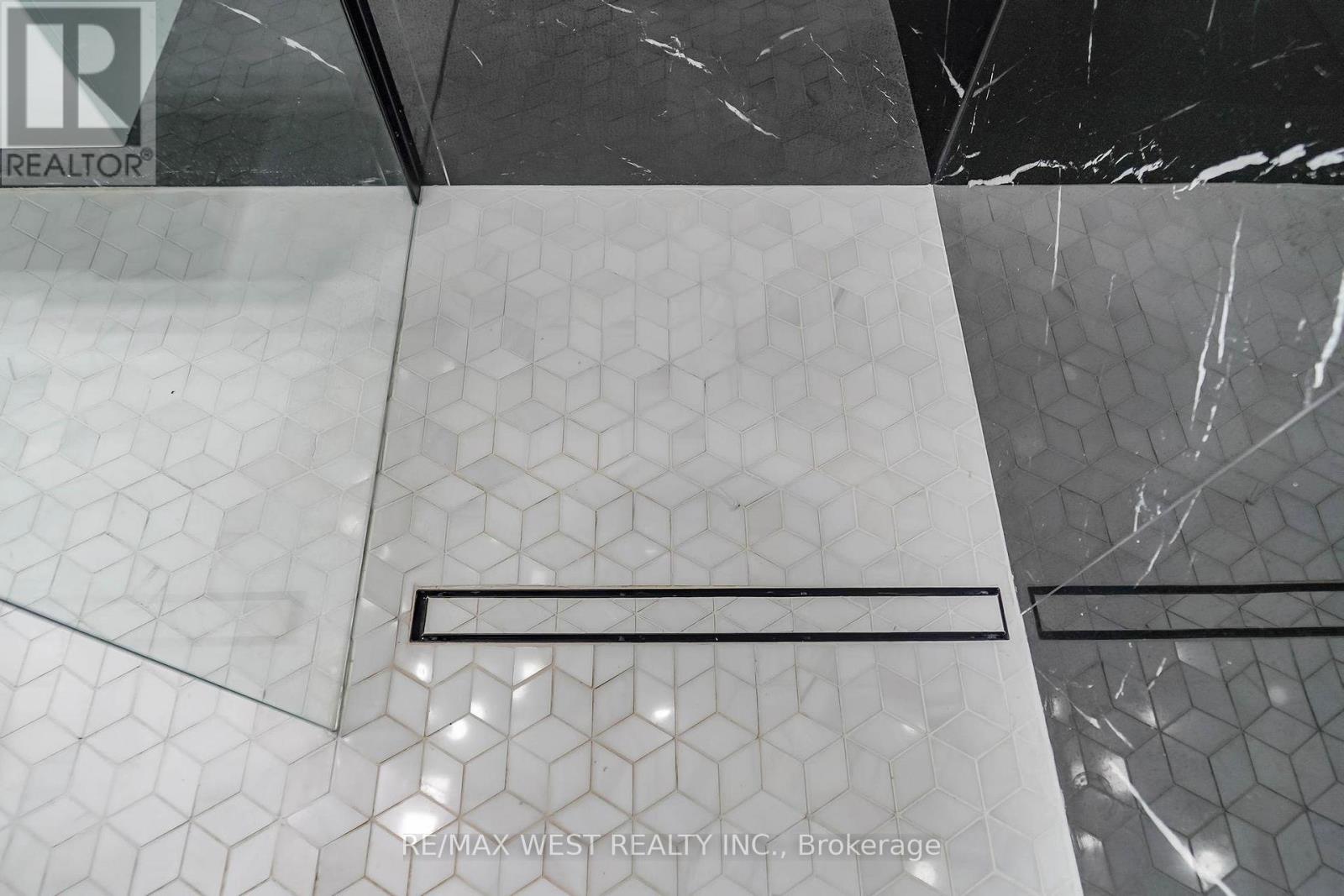 7118 Yonge Street, Innisfil, Ontario  L9S 4P3 - Photo 11 - N12808316