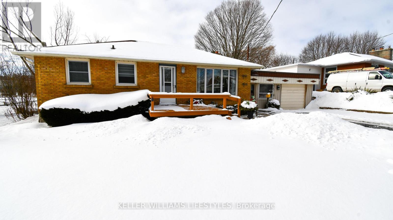378 Carlow Road, Central Elgin, Ontario  N5L 5B4 - Photo 3 - X12752040