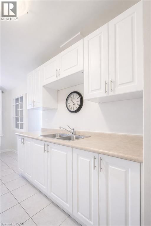 527 Parkside Drive Unit# 8, Waterloo, Ontario  N2L 4X7 - Photo 6 - 40796200