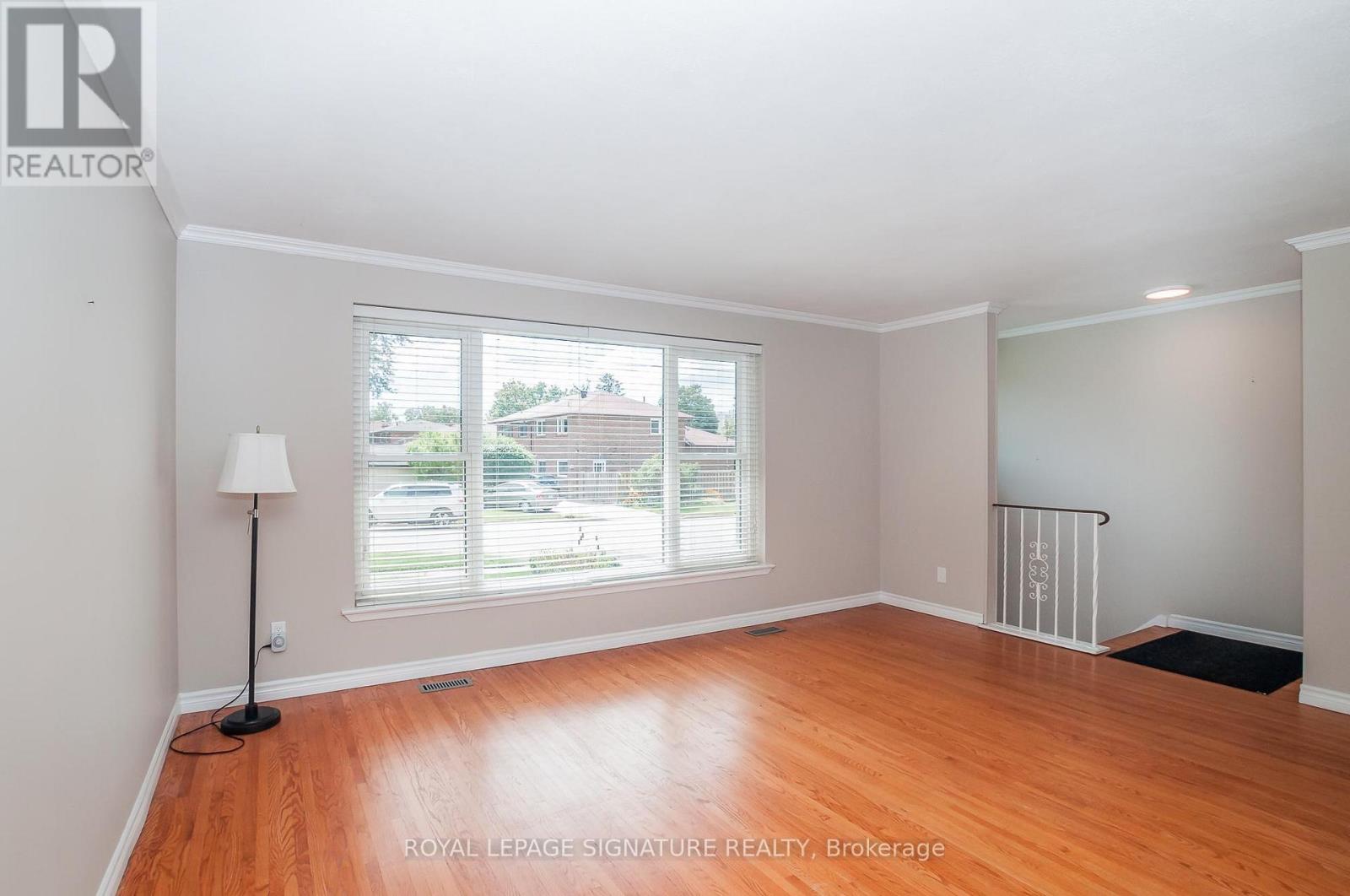92 Fortrose Crescent, Toronto (Parkwoods-Donalda), Ontario  M3A 2H1 - Photo 7 - C12808818