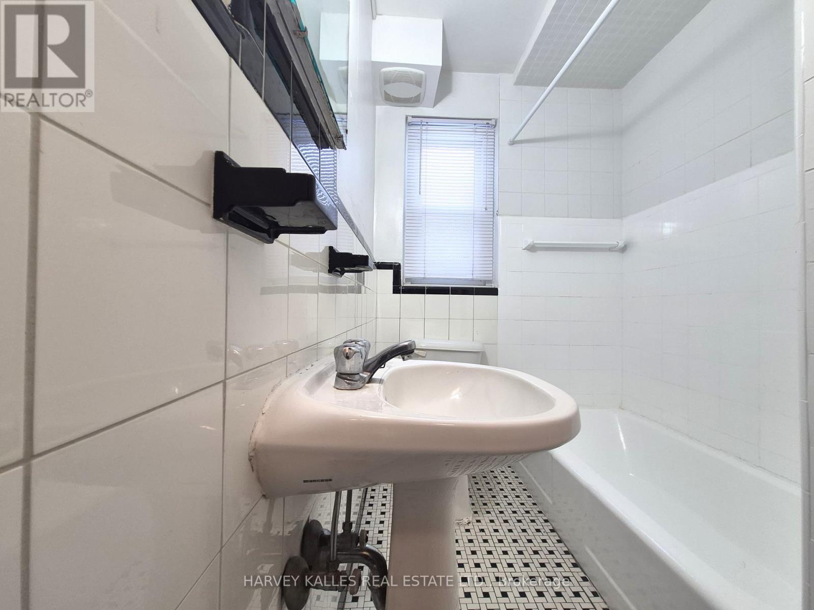 12 - 2905 St Clair Avenue E, Toronto (O'connor-Parkview), Ontario  M4B 1N5 - Photo 12 - E12808828