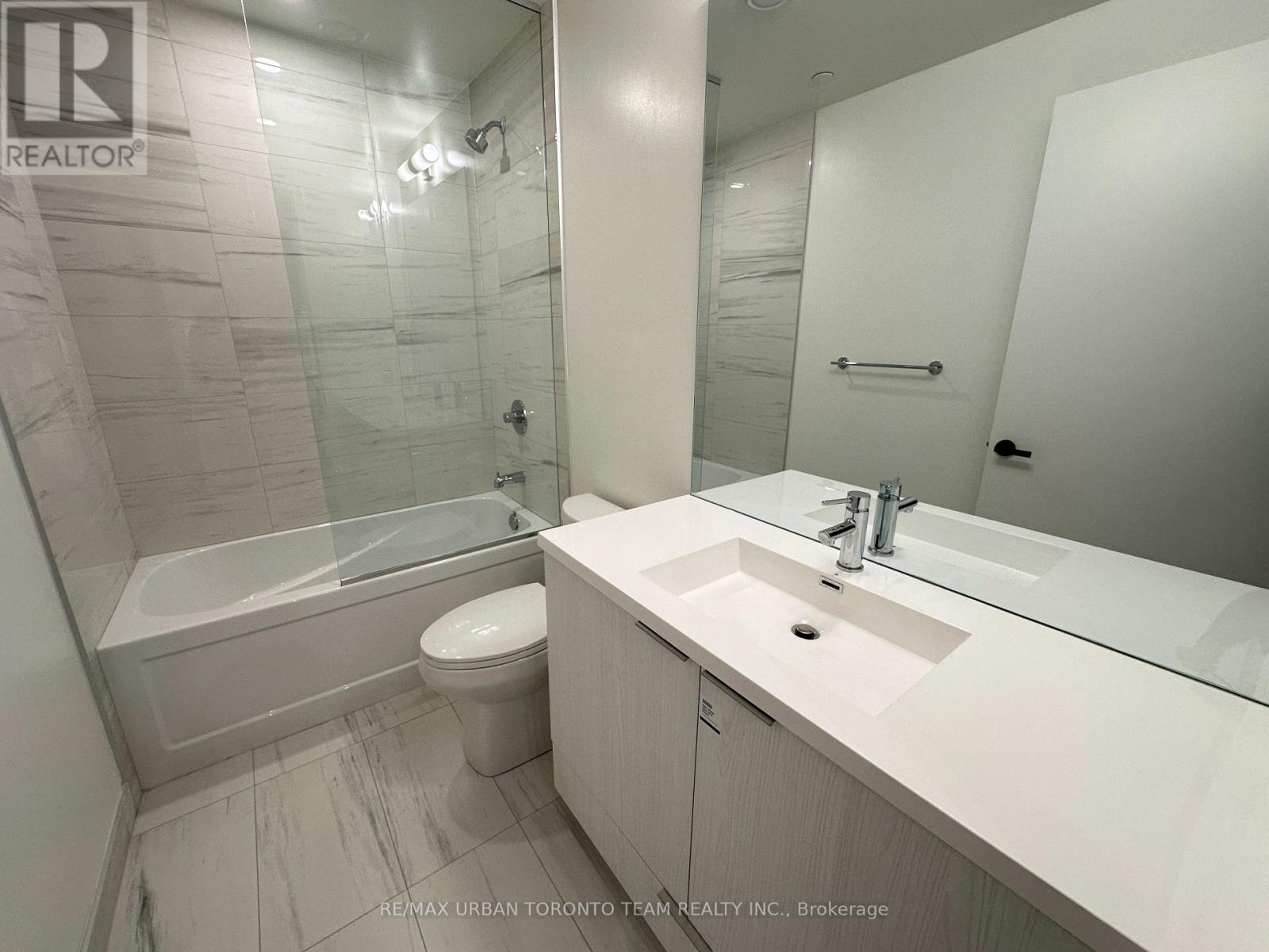 2111 - 8 Interchange Way, Vaughan (Vaughan Corporate Centre), Ontario  L4K 5Z7 - Photo 10 - N12808832