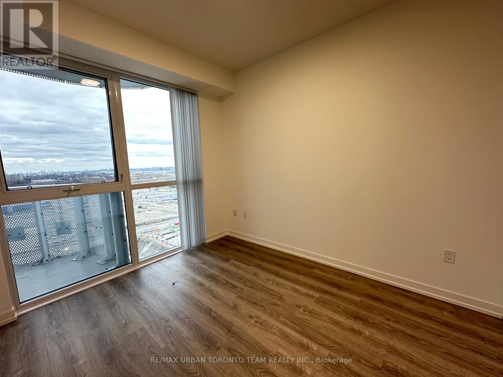 2111 - 8 Interchange Way, Vaughan (Vaughan Corporate Centre), Ontario  L4K 5Z7 - Photo 8 - N12808832