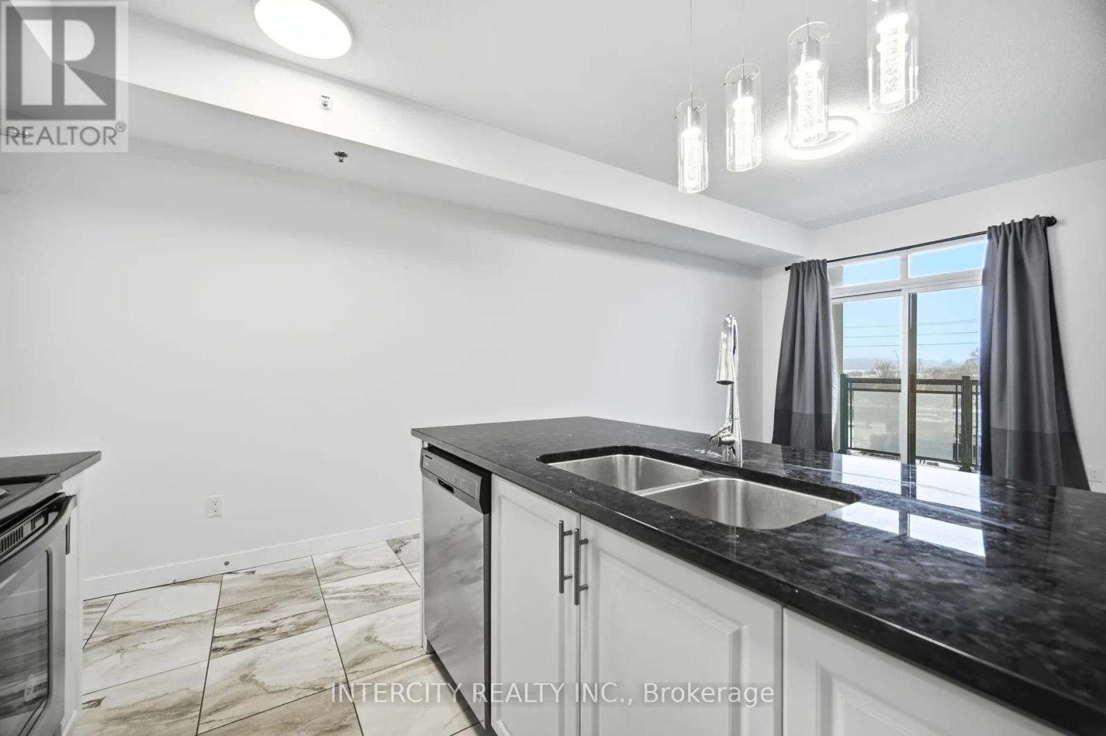 308 - 2486 Old Bronte Road, Oakville, Ontario  L6M 9Y5 - Photo 10 - W12804916