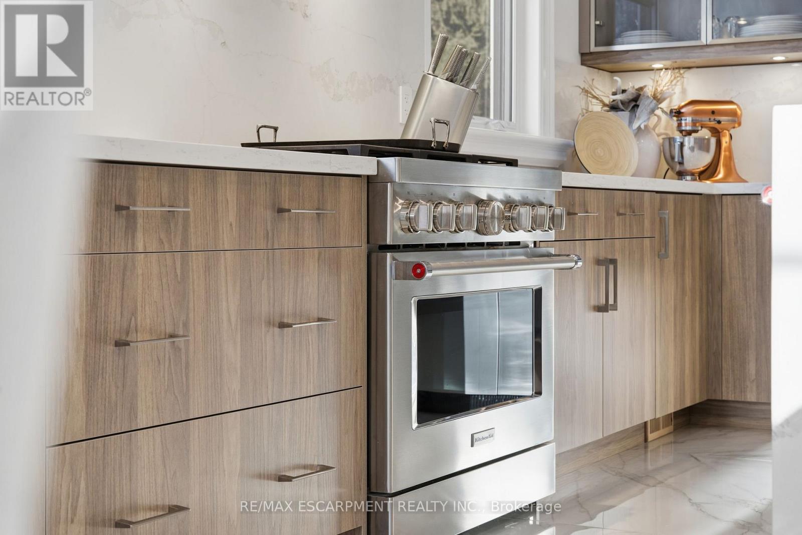 3 - 2265 Lakeshore Road, Burlington, Ontario  L7R 1B1 - Photo 13 - W12808822