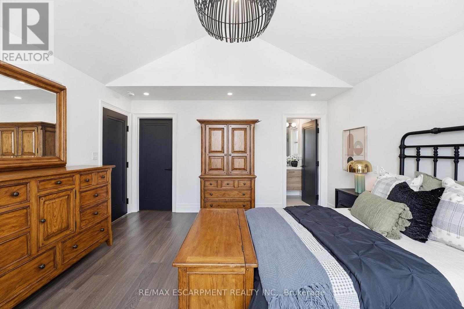 3 - 2265 Lakeshore Road, Burlington, Ontario  L7R 1B1 - Photo 28 - W12808822