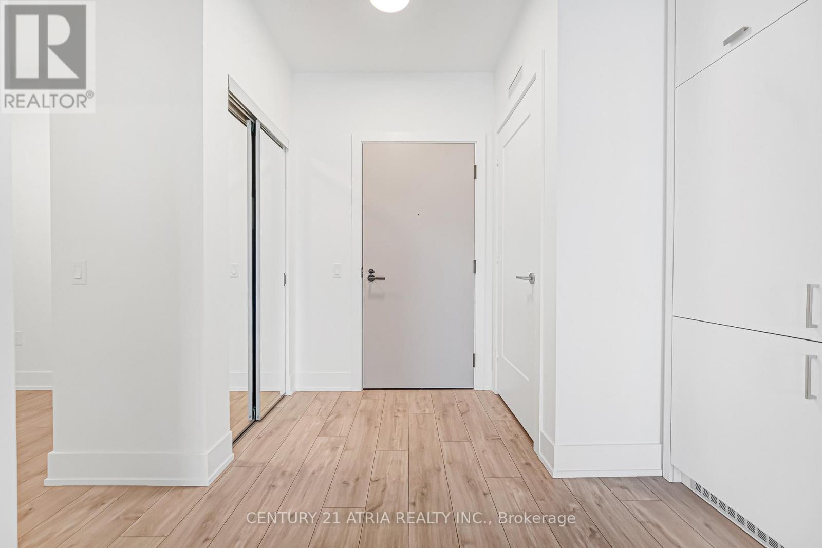 322 - 858 Dupont Street, Toronto, Ontario  M6G 0C1 - Photo 4 - W12808834