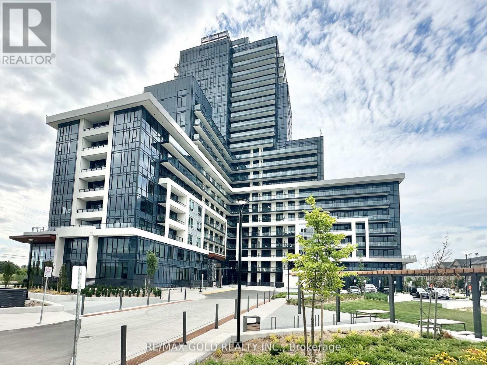 728 - 3220 William Coltson Avenue, Oakville, Ontario  L6H 7X9 - Photo 2 - W12808836