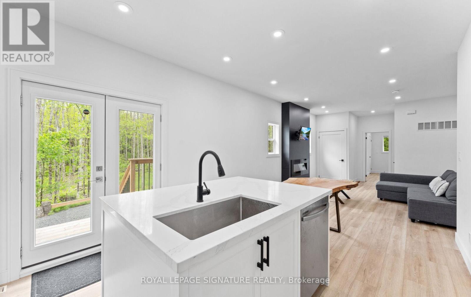 44 Sunnyshore Park Drive, Mckellar, Ontario  P2A 0B5 - Photo 16 - X12808804