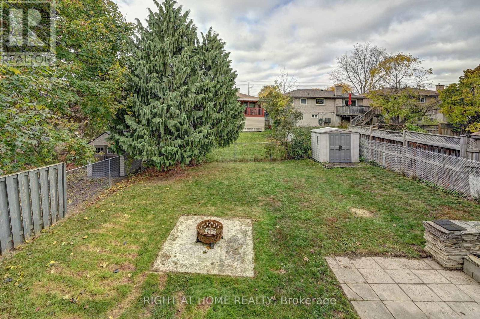 39 Southwood Drive, Kitchener, Ontario  N2E 2E6 - Photo 40 - X12808854