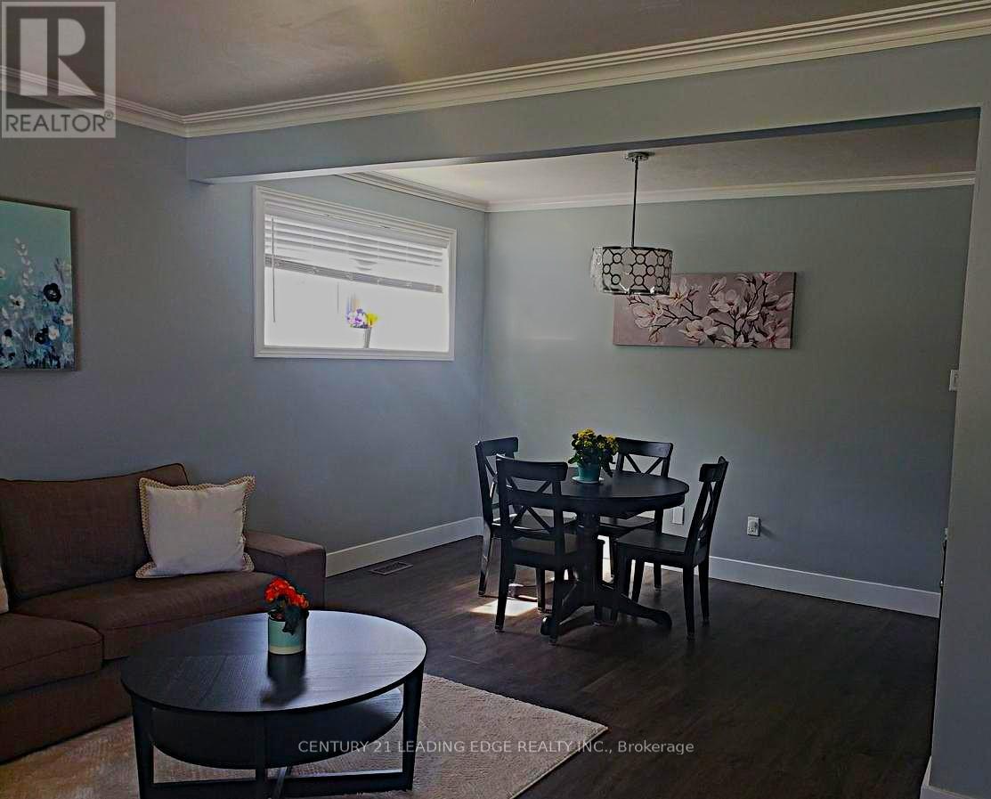 98 Flora Drive W, Toronto, Ontario  M1P 1A6 - Photo 2 - E12726178