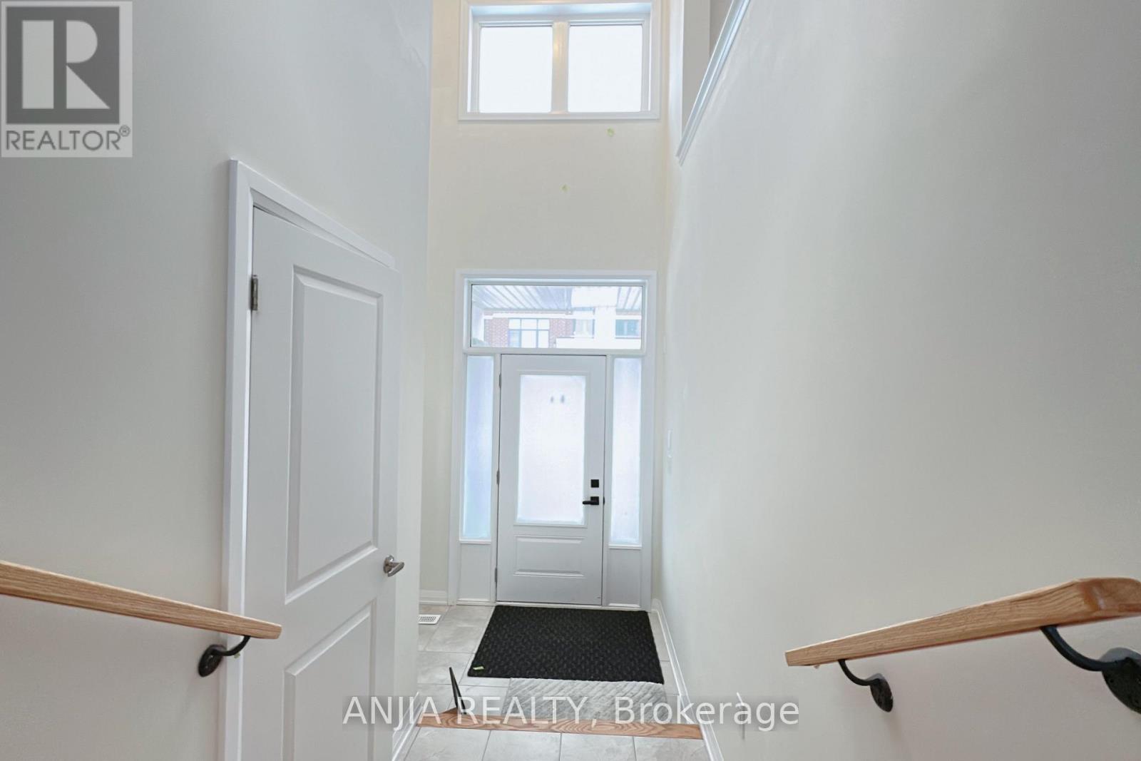 33 Millman Lane, Richmond Hill, Ontario  L4S 1N7 - Photo 5 - N12760370