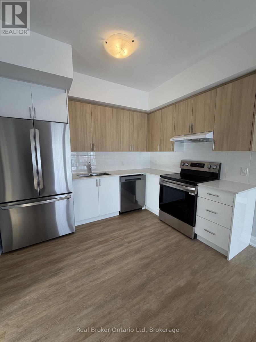 201 - 60 Donald Street, Barrie (Queen's Park), Ontario  L4N 1E3 - Photo 3 - S12808876