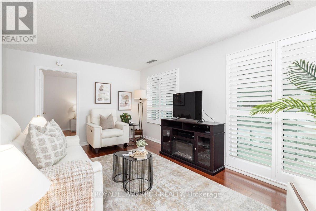 113 - 35 Via Rosedale Way, Brampton, Ontario  L6R 3J9 - Photo 4 - W12807068