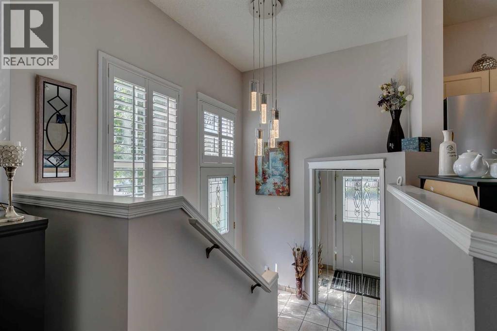 271 Tuscany Valley Drive Nw, Calgary, Alberta  T3L 2A6 - Photo 4 - A2283391