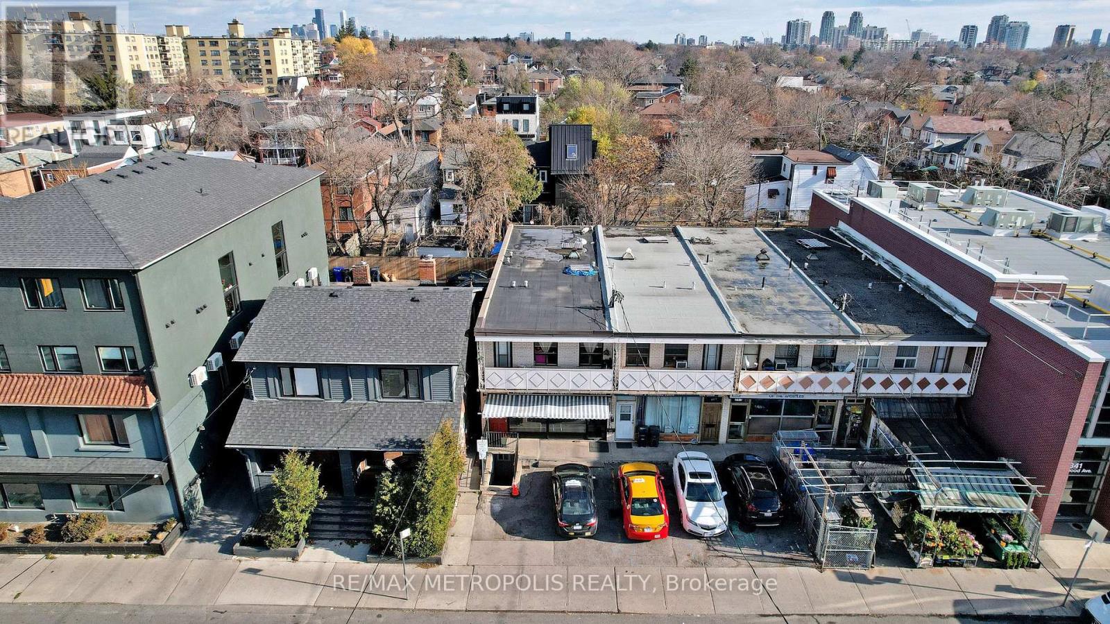 B - 349 Oakwood Avenue, Toronto, Ontario  M6E 2W1 - Photo 2 - C12808932