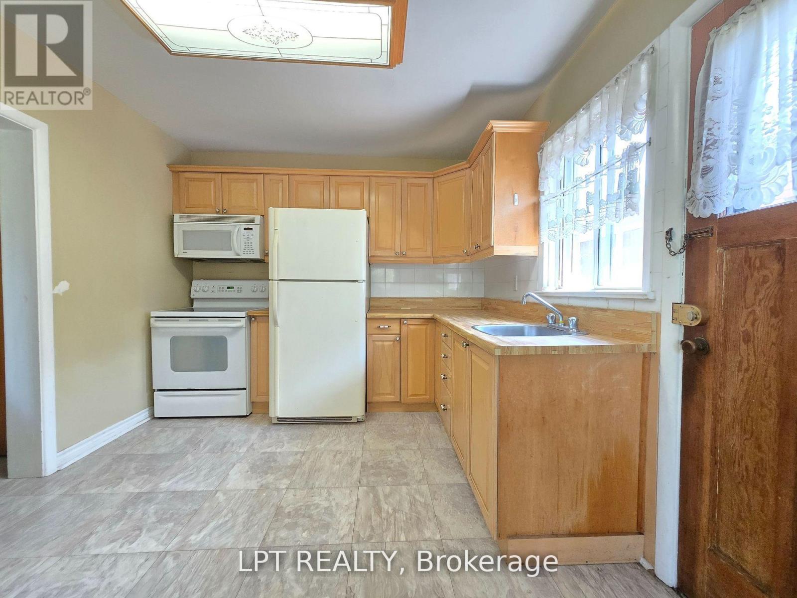 71 Deerfield Road, Toronto (Bendale), Ontario  M1K 4X2 - Photo 8 - E12808926