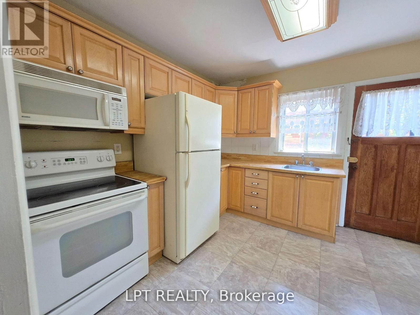 71 Deerfield Road, Toronto (Bendale), Ontario  M1K 4X2 - Photo 9 - E12808926