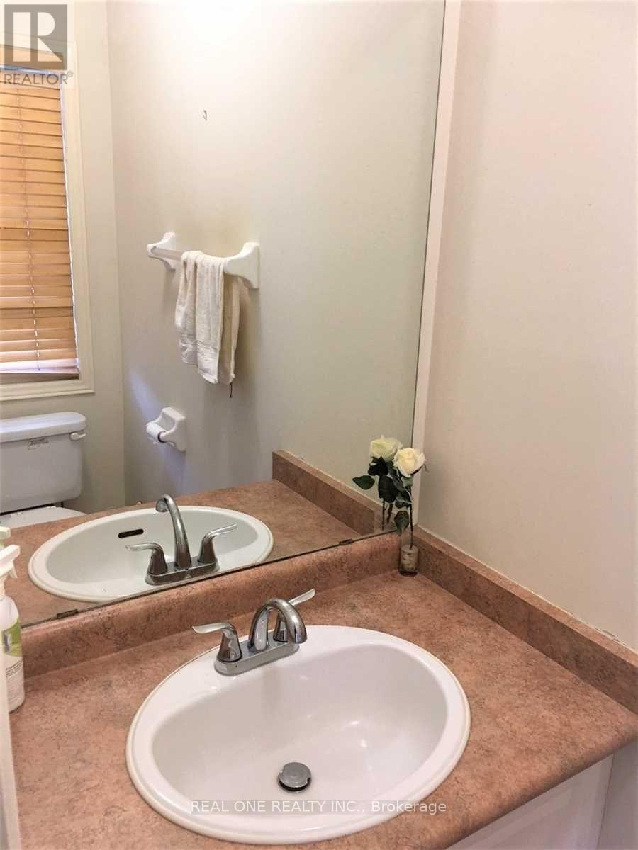 141 Nahanni Drive, Richmond Hill (Langstaff), Ontario  L4B 4M1 - Photo 10 - N12808860