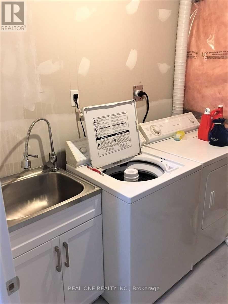 141 Nahanni Drive, Richmond Hill (Langstaff), Ontario  L4B 4M1 - Photo 11 - N12808860