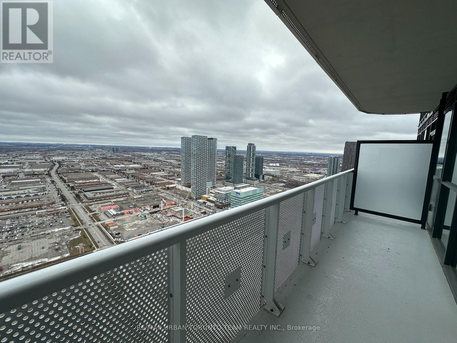 5305 - 8 Interchange Way, Vaughan (Vaughan Corporate Centre), Ontario  L4K 5Z7 - Photo 9 - N12808864