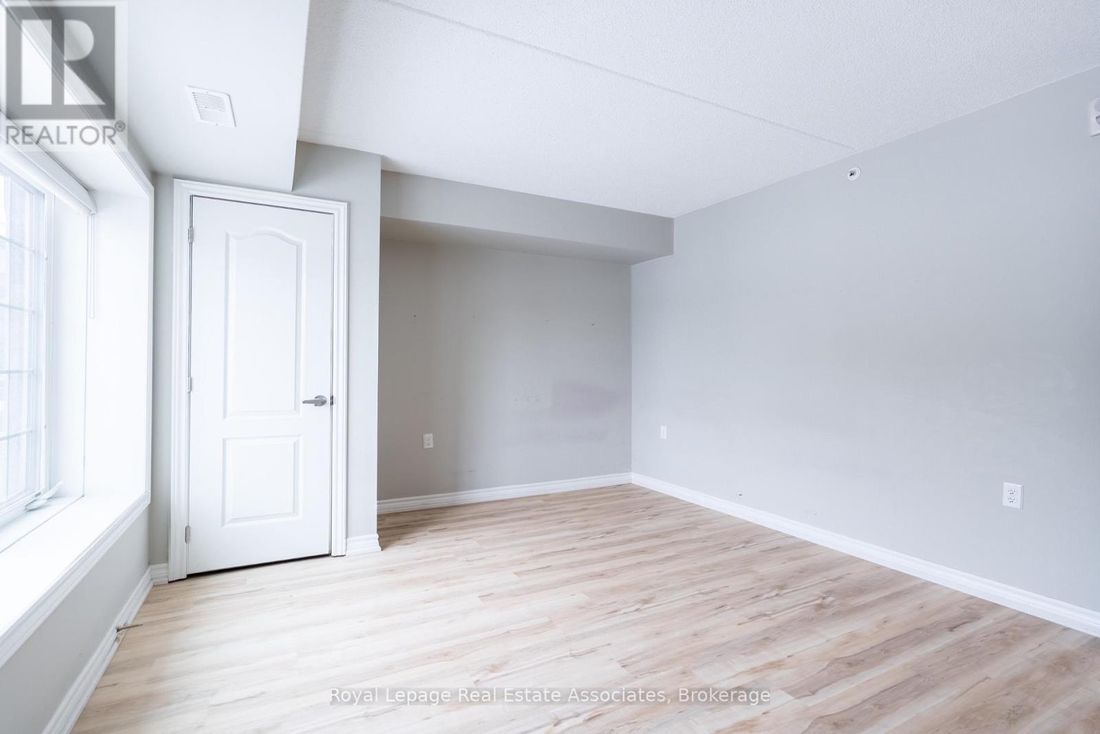 102 - 1460 Main Street E, Milton, Ontario  L9T 8W5 - Photo 35 - W12808808