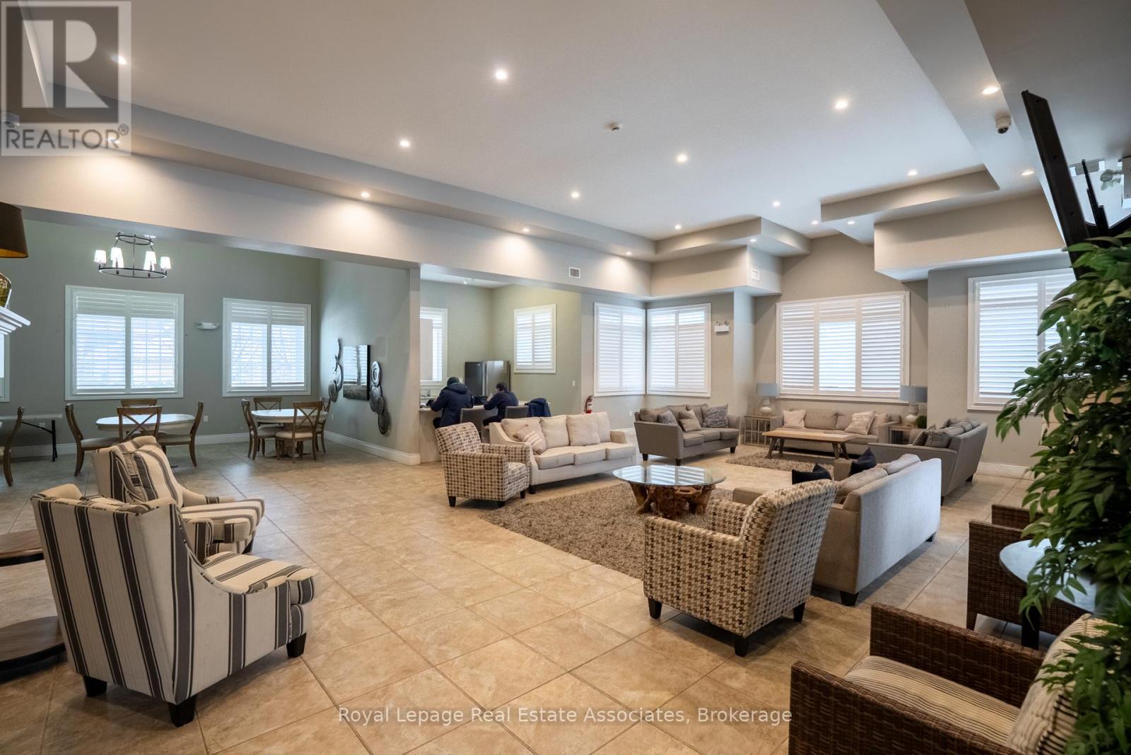 102 - 1460 Main Street E, Milton, Ontario  L9T 8W5 - Photo 44 - W12808808