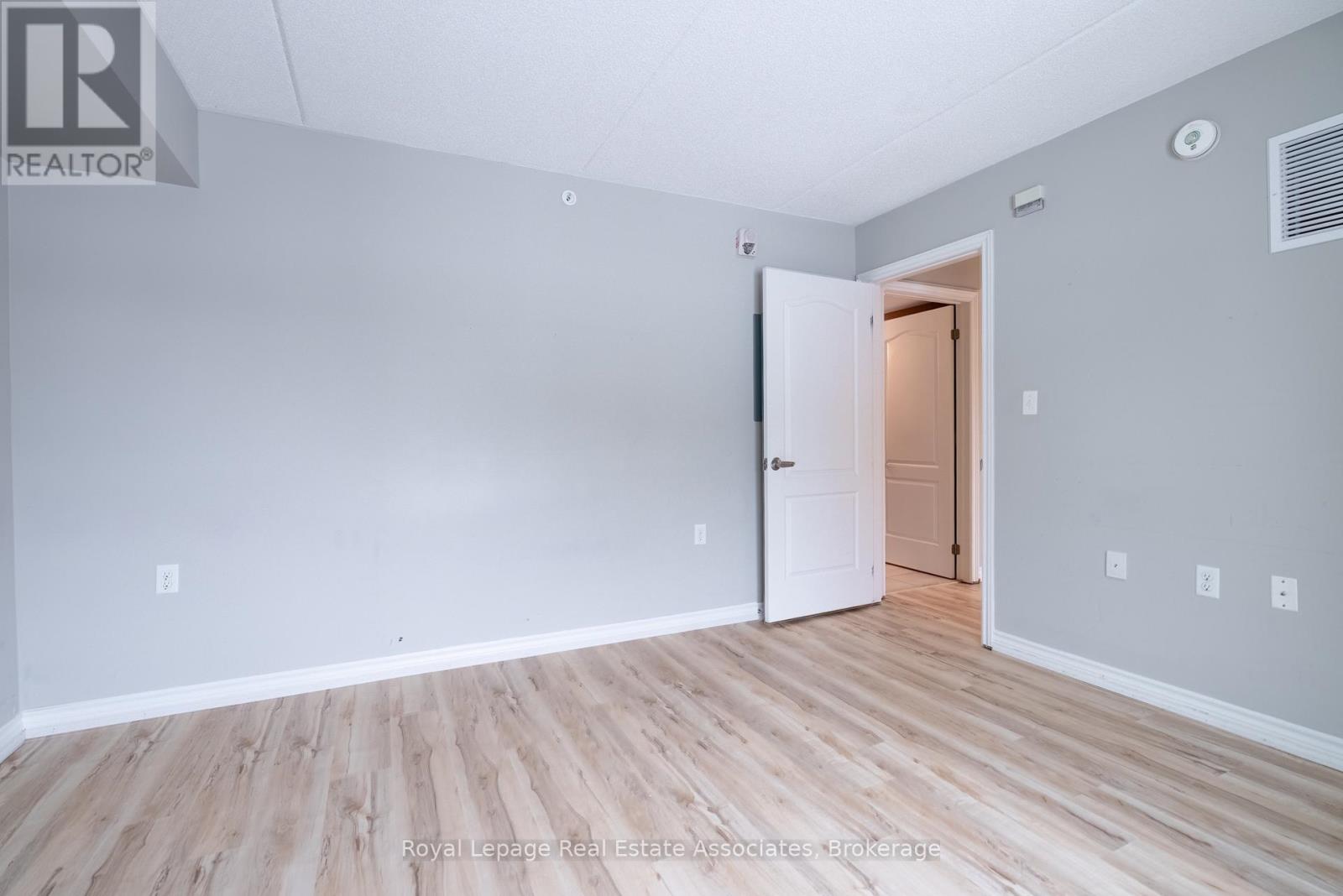 102 - 1460 Main Street E, Milton, Ontario  L9T 8W5 - Photo 33 - W12808808