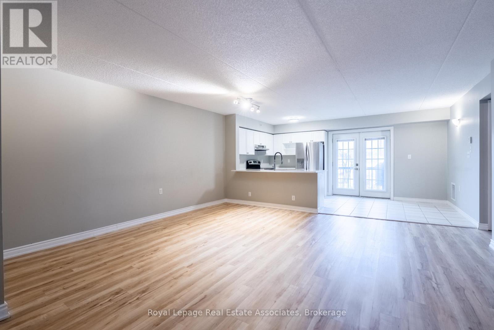 102 - 1460 Main Street E, Milton, Ontario  L9T 8W5 - Photo 6 - W12808808