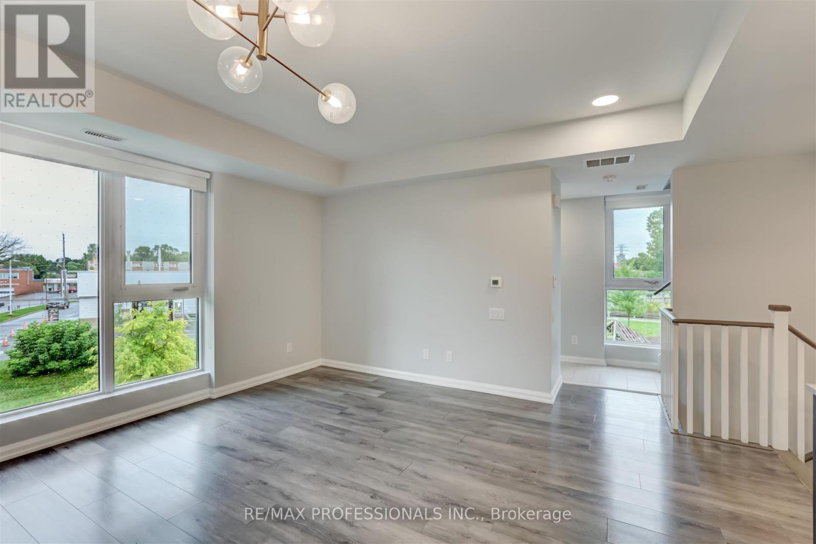 Th3 - 10 Brin Drive, Toronto, Ontario  M8X 0B3 - Photo 19 - W12808868