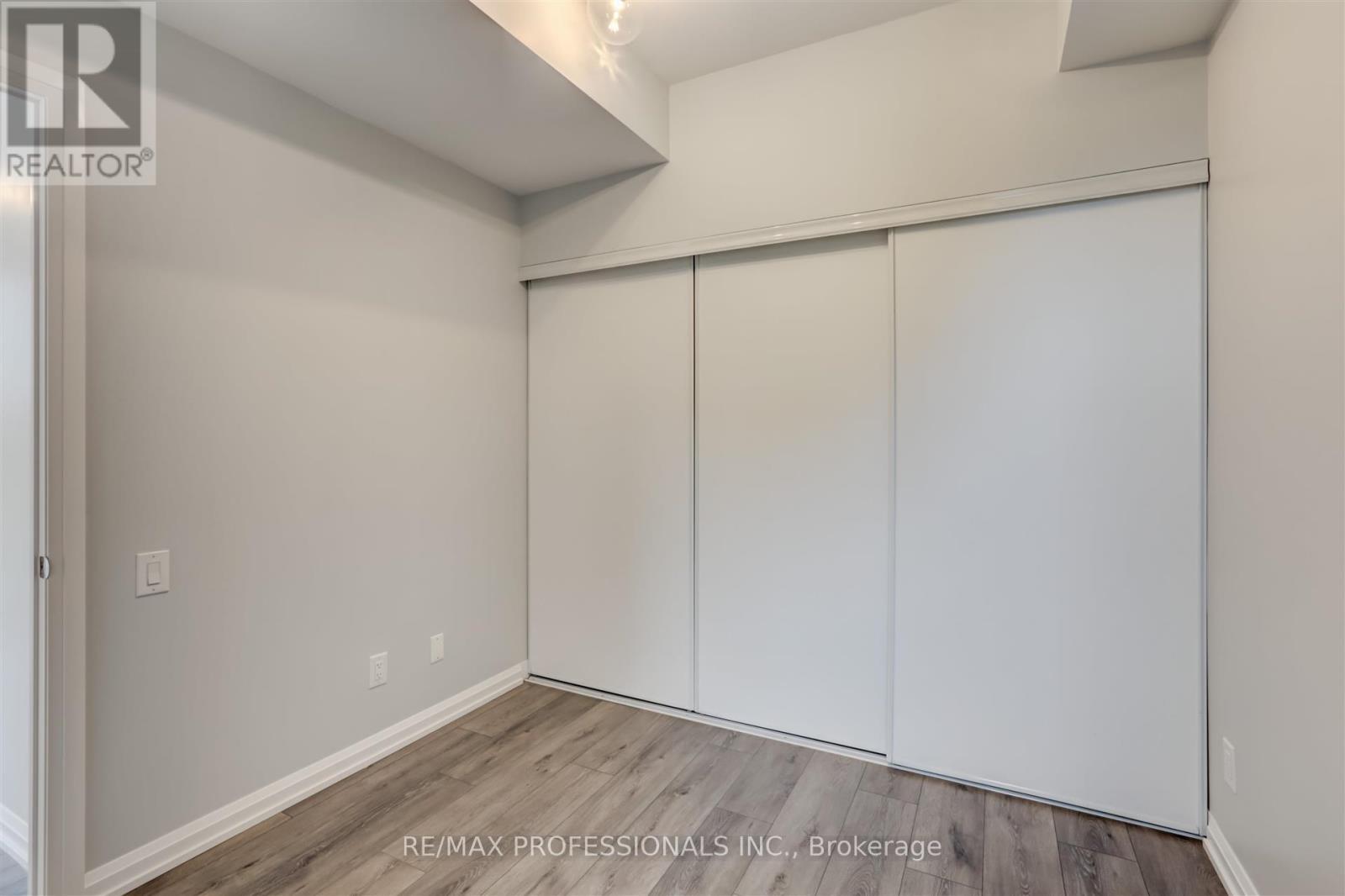 Th3 - 10 Brin Drive, Toronto, Ontario  M8X 0B3 - Photo 29 - W12808868