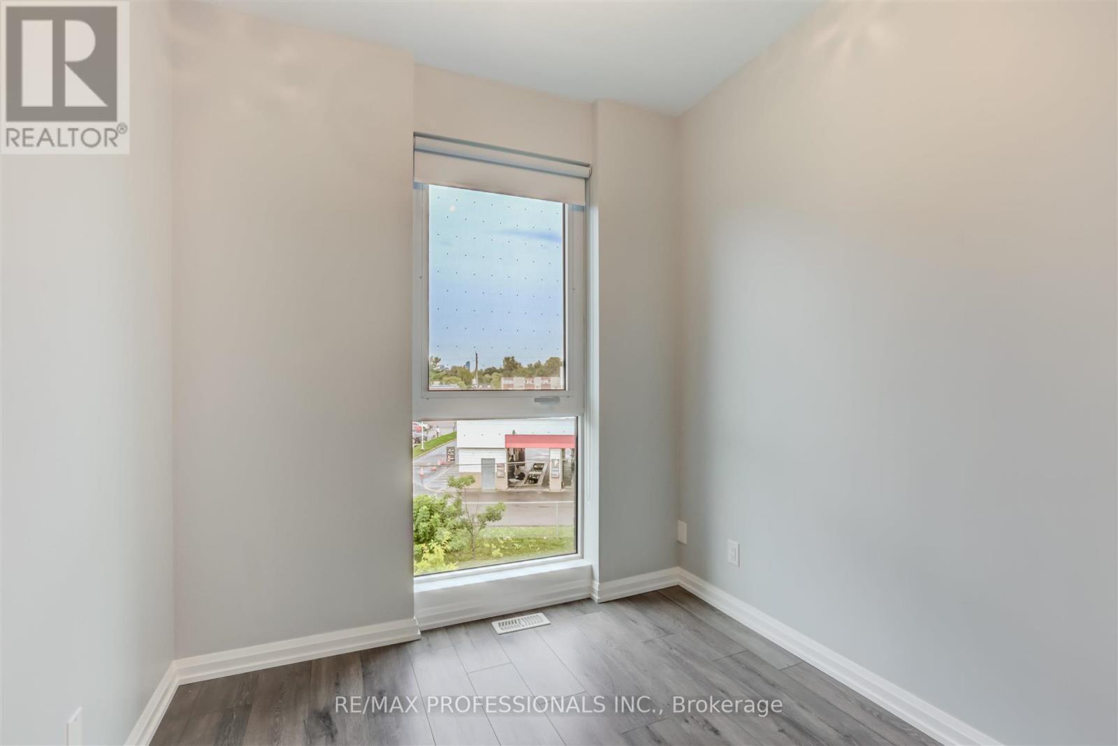 Th3 - 10 Brin Drive, Toronto, Ontario  M8X 0B3 - Photo 30 - W12808868