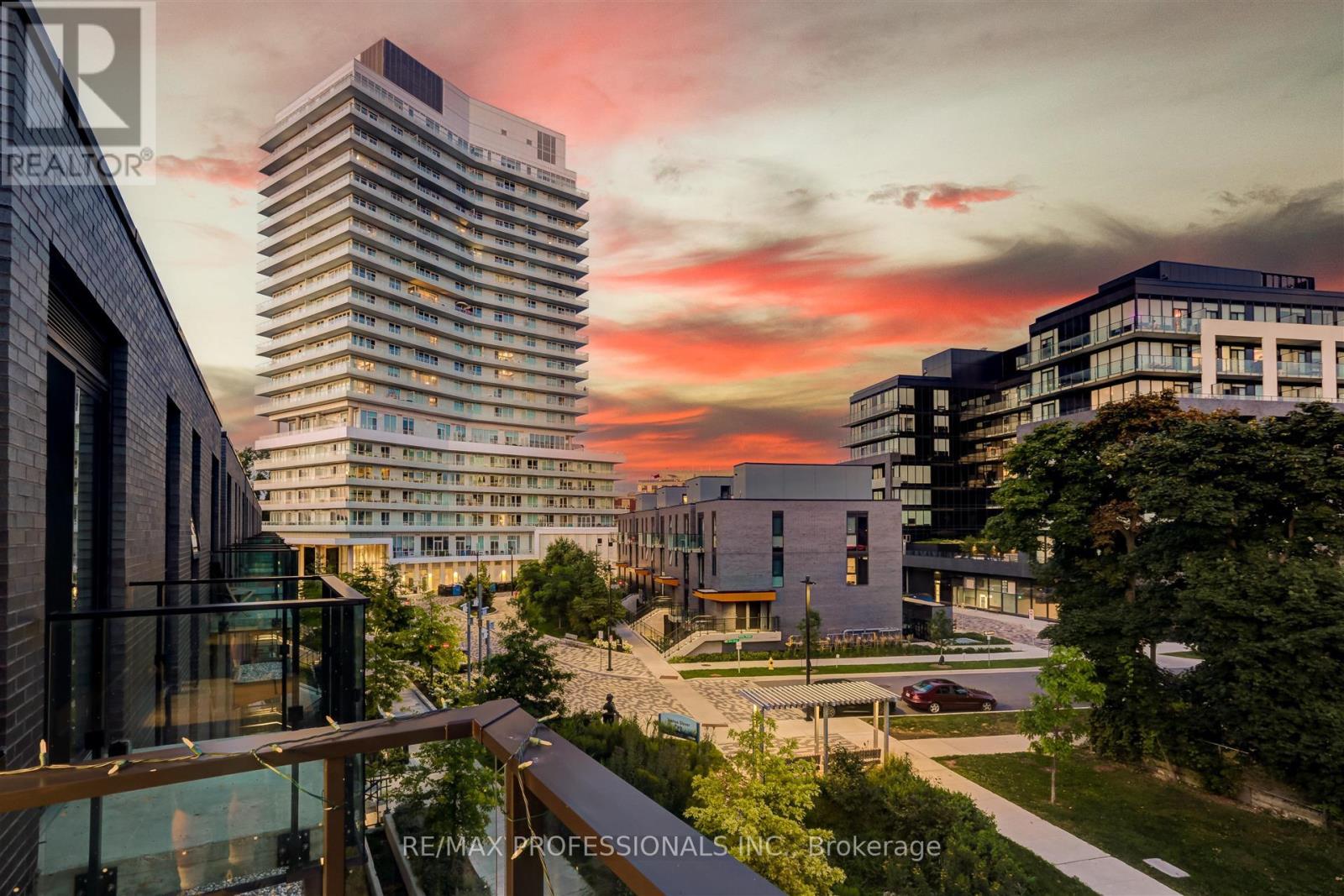 Th3 - 10 Brin Drive, Toronto, Ontario  M8X 0B3 - Photo 33 - W12808868