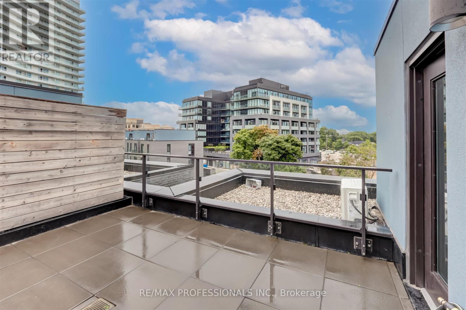 Th3 - 10 Brin Drive, Toronto, Ontario  M8X 0B3 - Photo 39 - W12808868