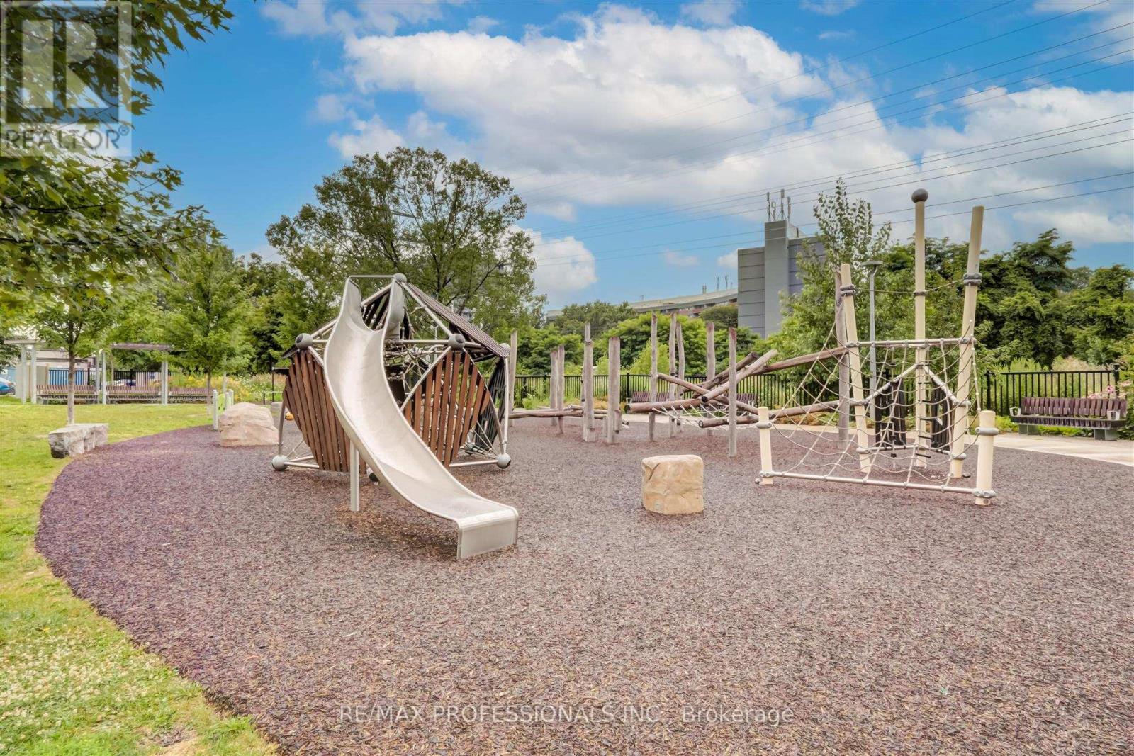 Th3 - 10 Brin Drive, Toronto, Ontario  M8X 0B3 - Photo 42 - W12808868