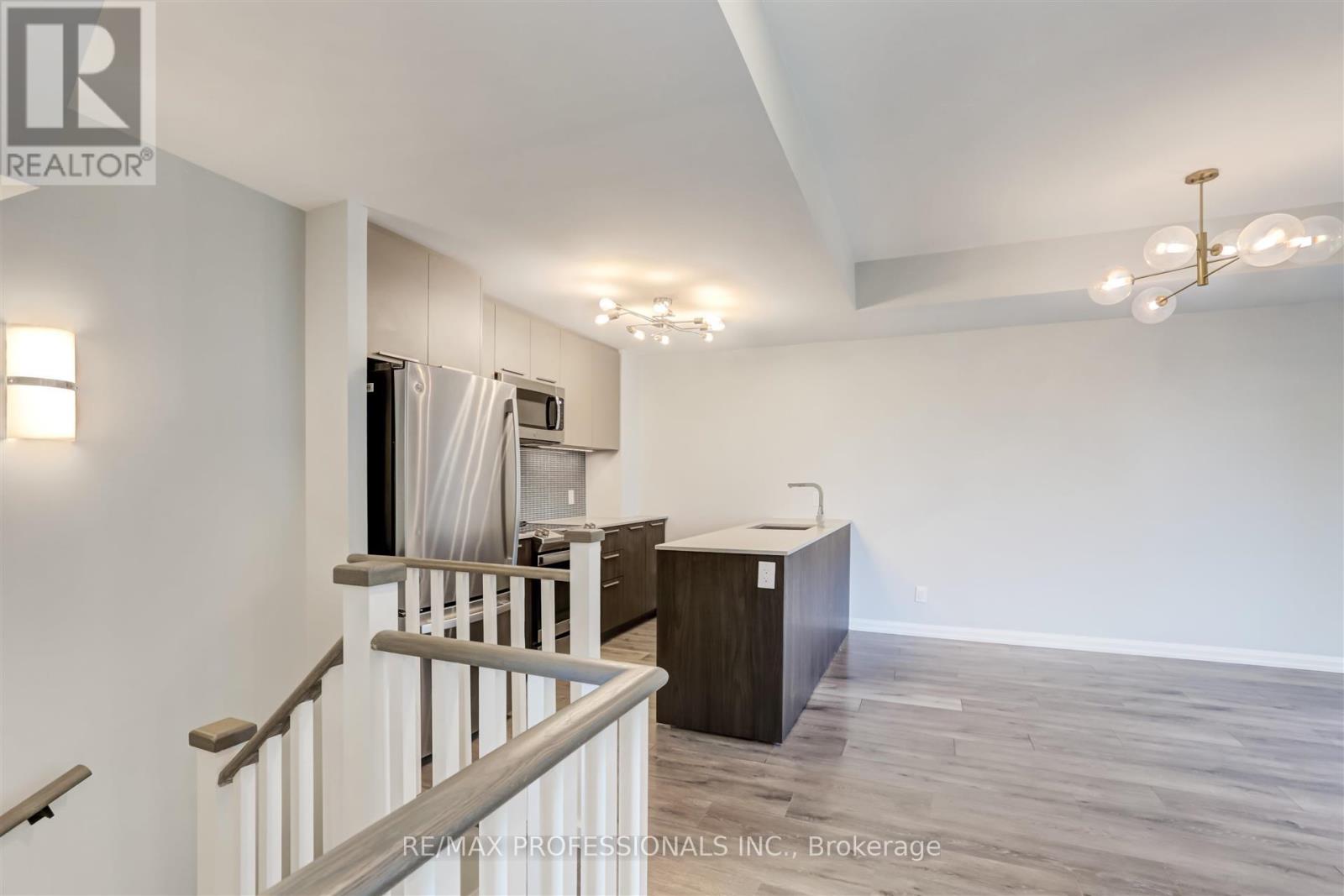 Th3 - 10 Brin Drive, Toronto, Ontario  M8X 0B3 - Photo 9 - W12808868