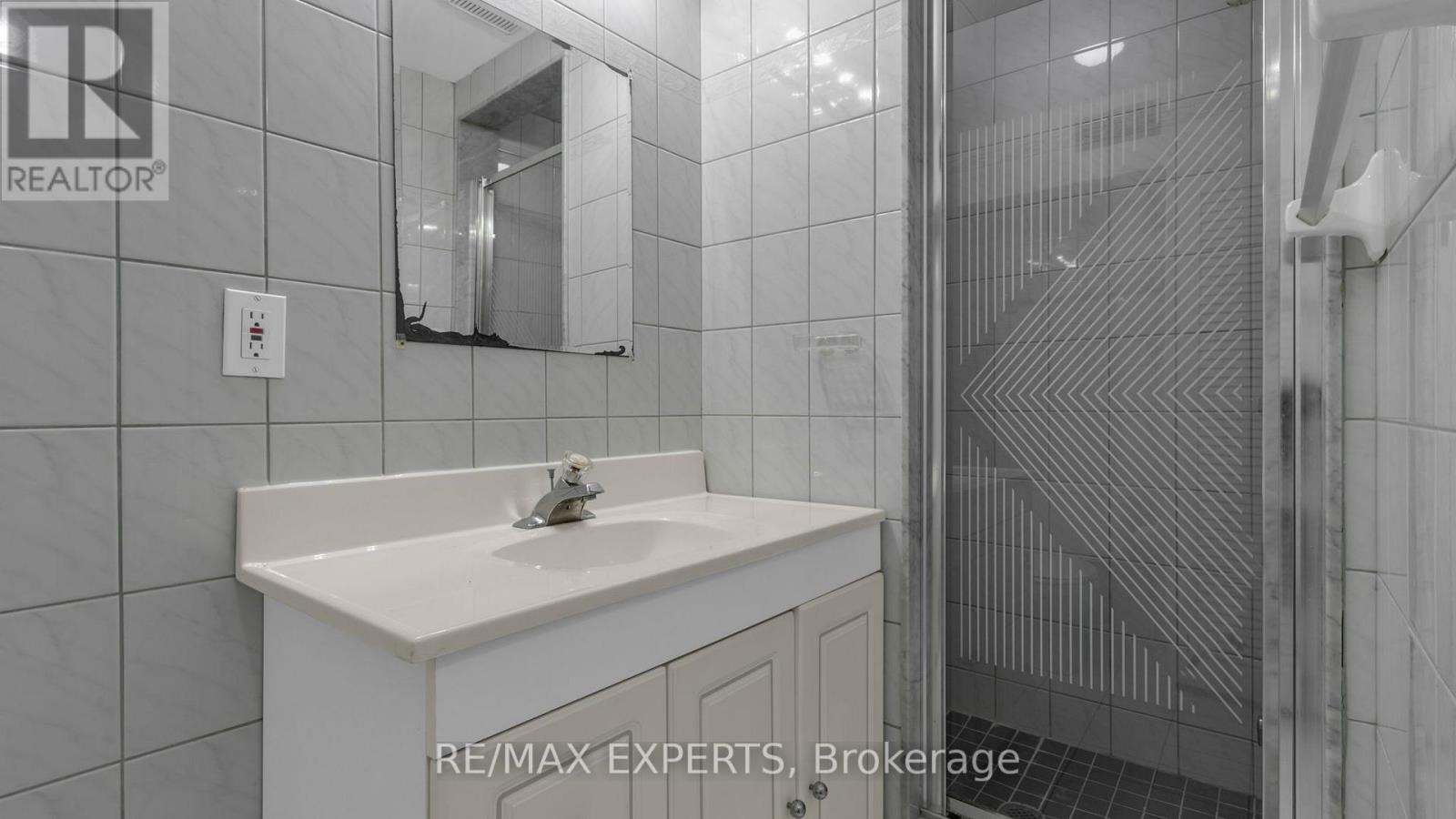 78 Candy Crescent, Brampton, Ontario  L6X 3Z5 - Photo 35 - W12808908