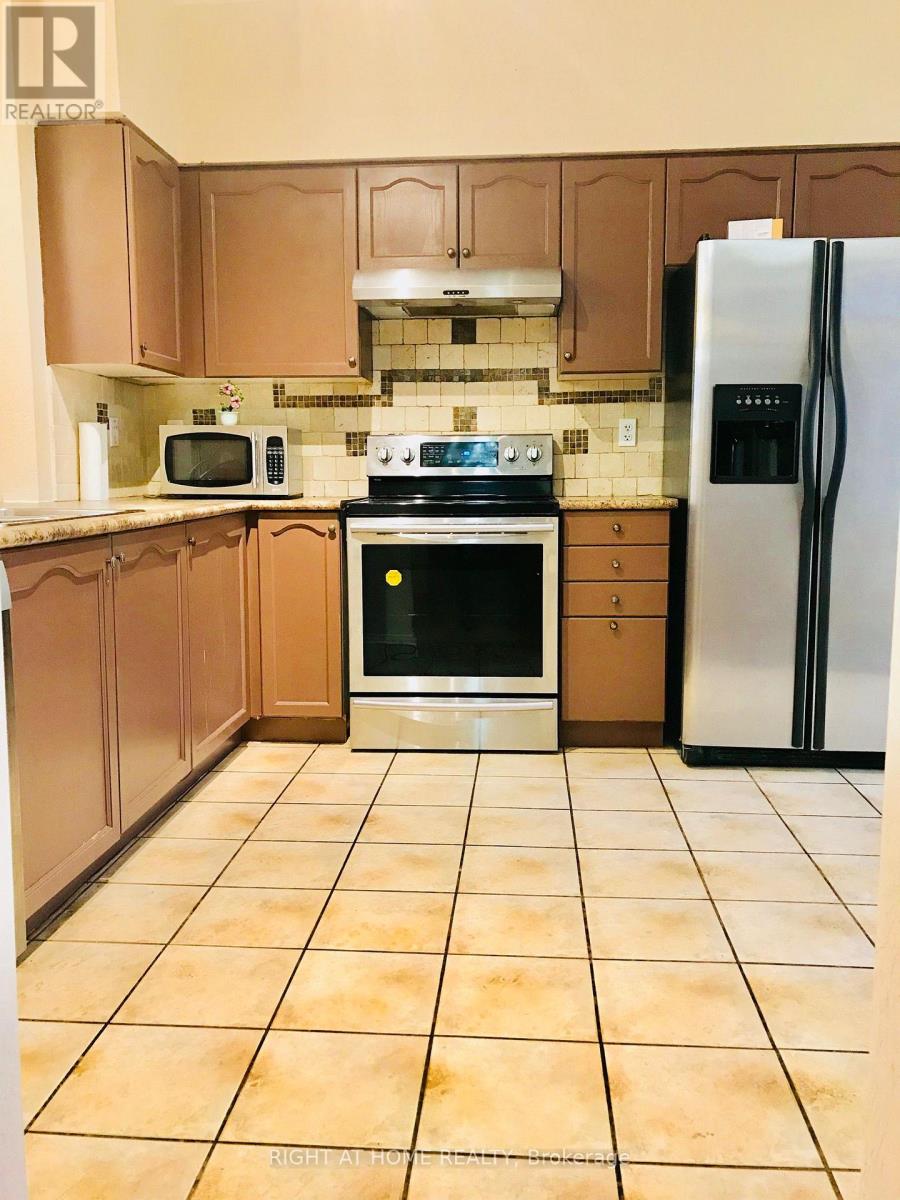 44 - 7155 Magistrate Terrace, Mississauga (Meadowvale Village), Ontario  L5W 1Y8 - Photo 7 - W12808916