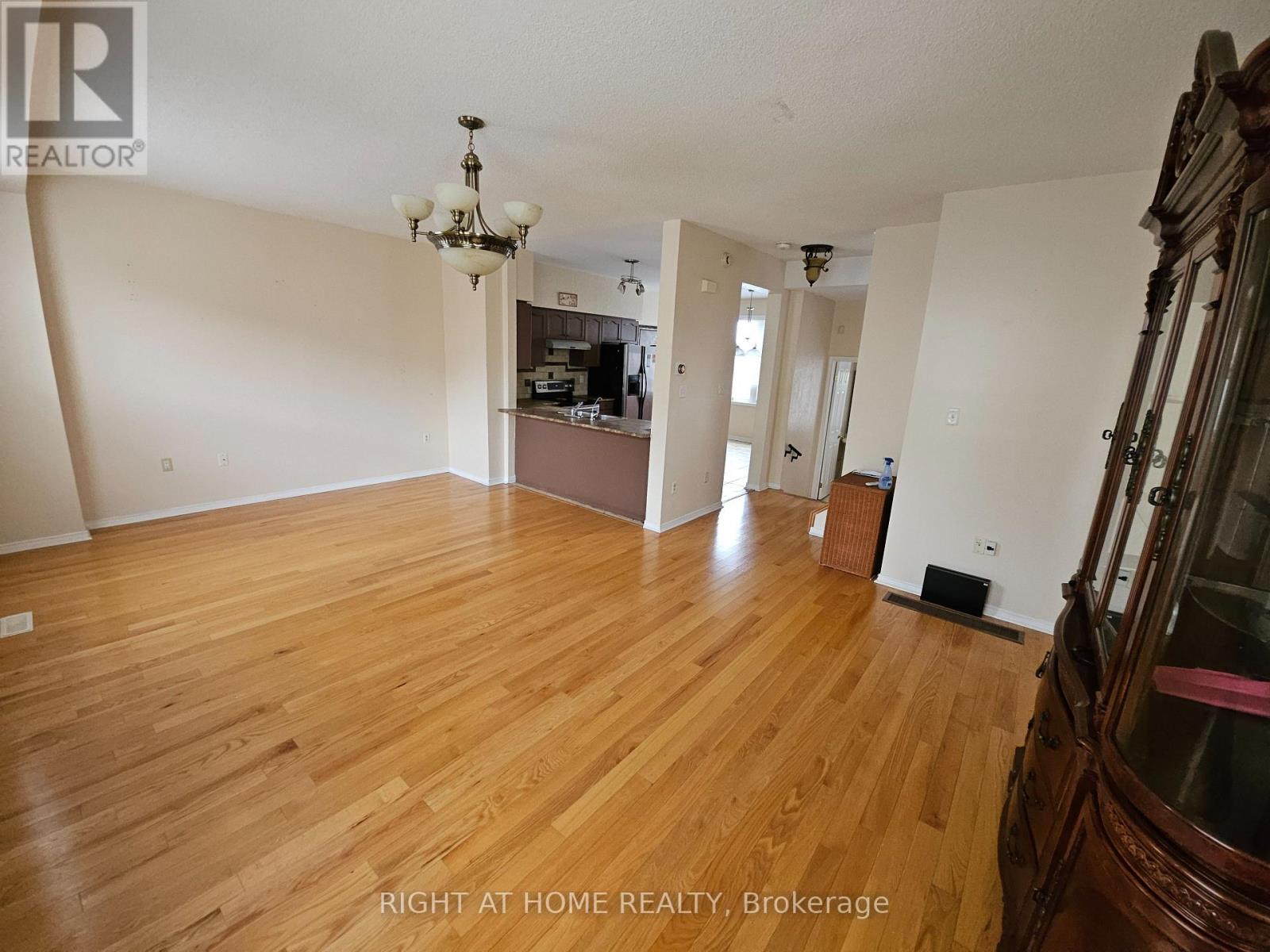 44 - 7155 Magistrate Terrace, Mississauga (Meadowvale Village), Ontario  L5W 1Y8 - Photo 8 - W12808916