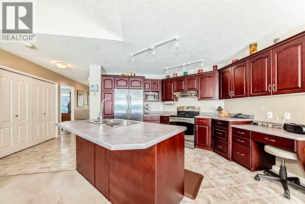 417 Hope Bay, Rural Rocky View County, Alberta  T1X 1G5 - Photo 7 - A2281746