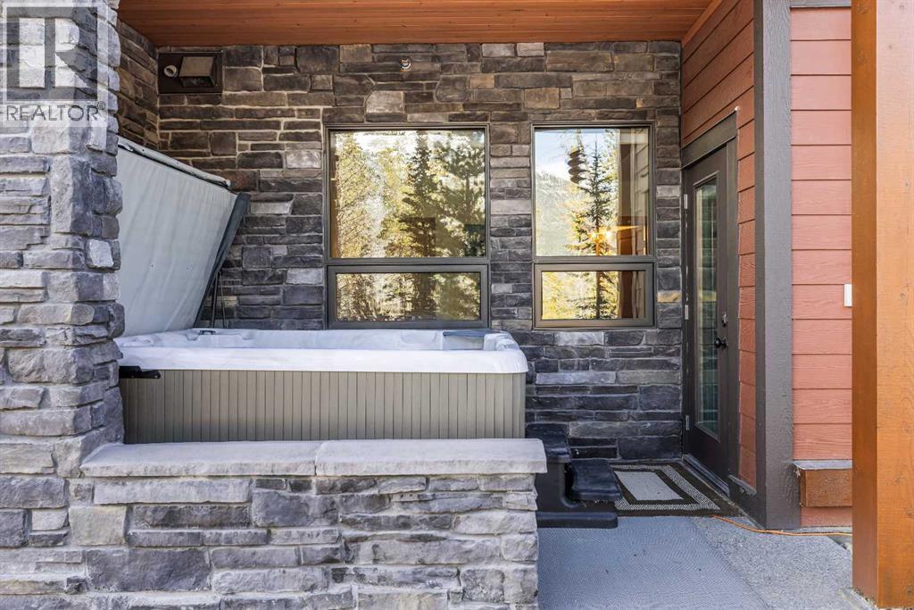 101, 2100d Stewart Creek Drive, Canmore, Alberta  T1W 0N3 - Photo 12 - A2285805
